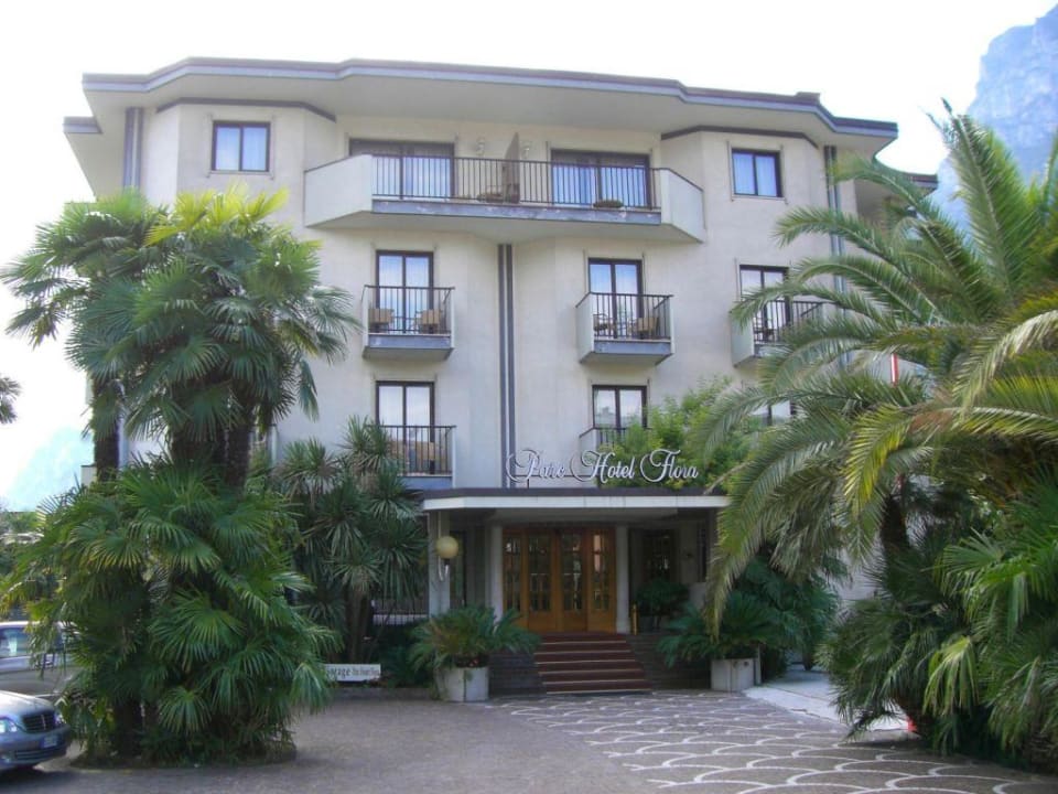 Vorderansicht vom Hotel Parc Hotel Flora