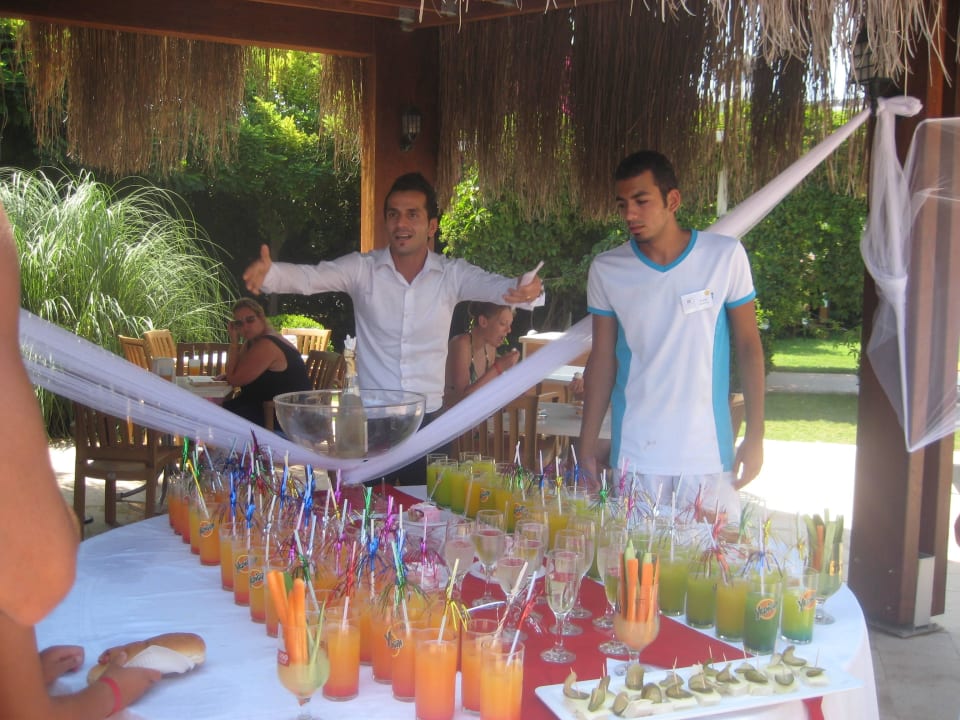 Cocktail Nachmittag Saturn Palace Resort Hotel