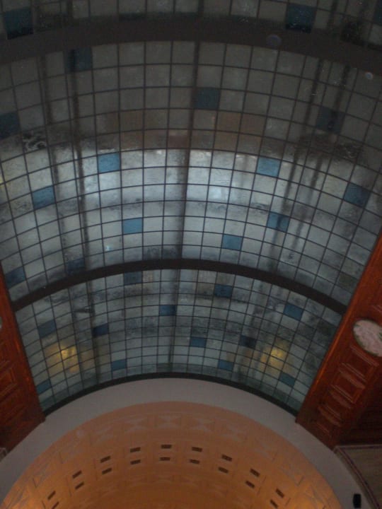 Decke von Eingangshalle Continental Hotel Budapest