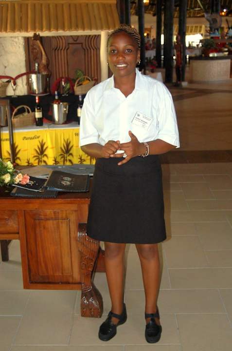 Gloria, die Rezeptionistin Hotel Southern Palms Beach Resort