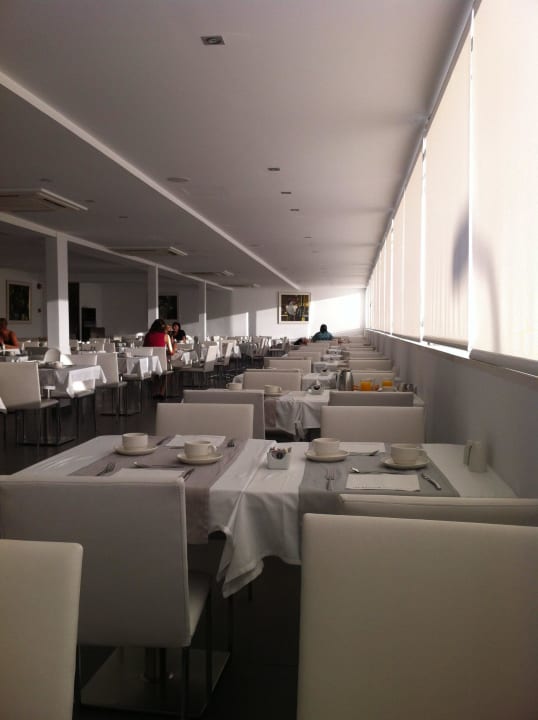 Morgens beim Frühstück Las Gaviotas Suites Hotel