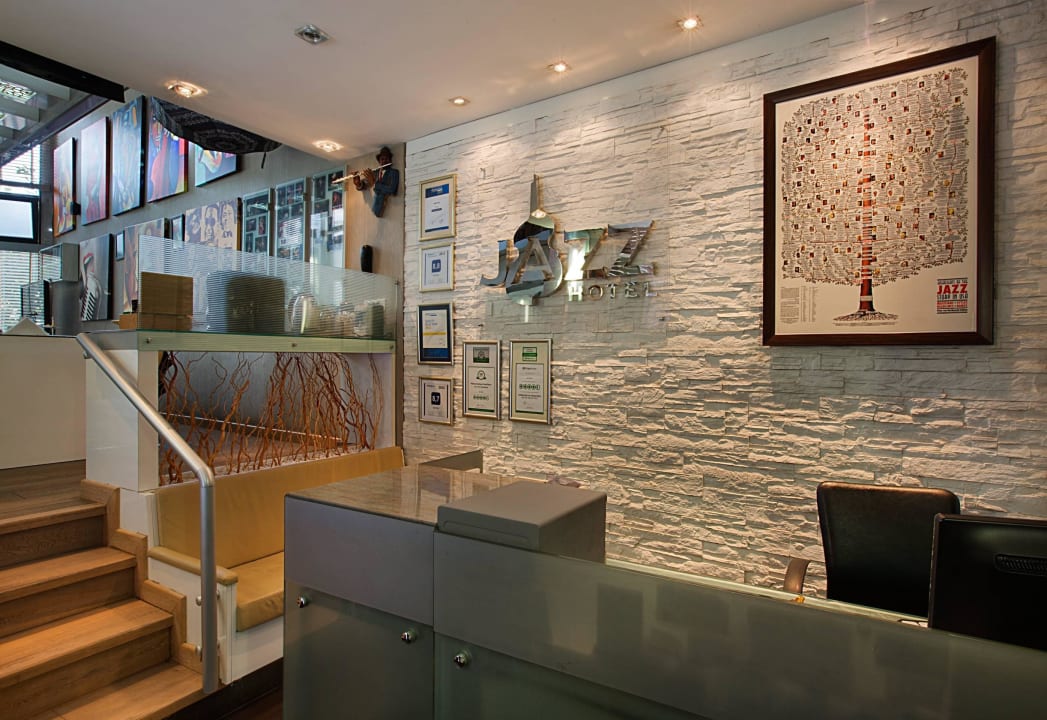 24 Stunden Rezeption Hotel Jazz