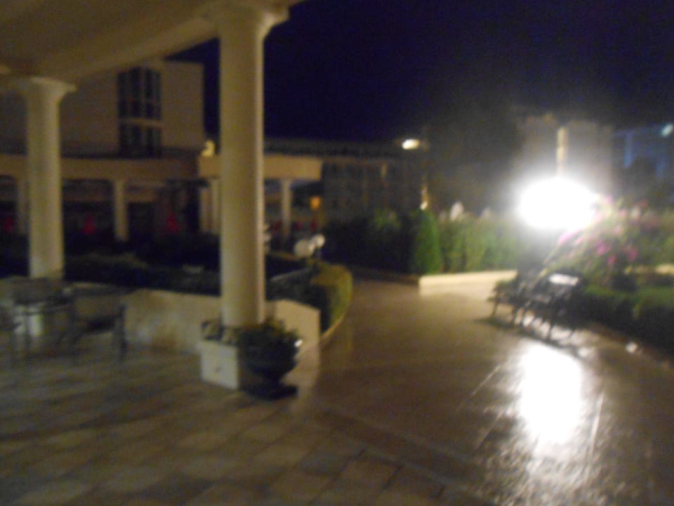 Vor der Bar draußen DAS Club Hotel Sunny Beach