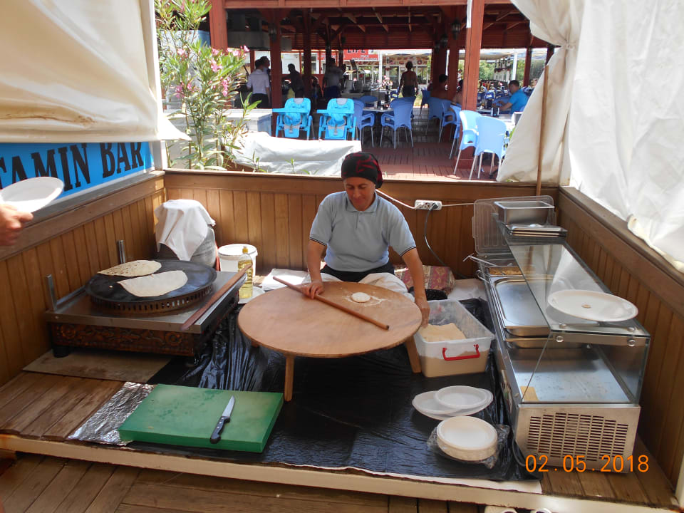 Fladenbrot an der Strandbar Castival Hotel