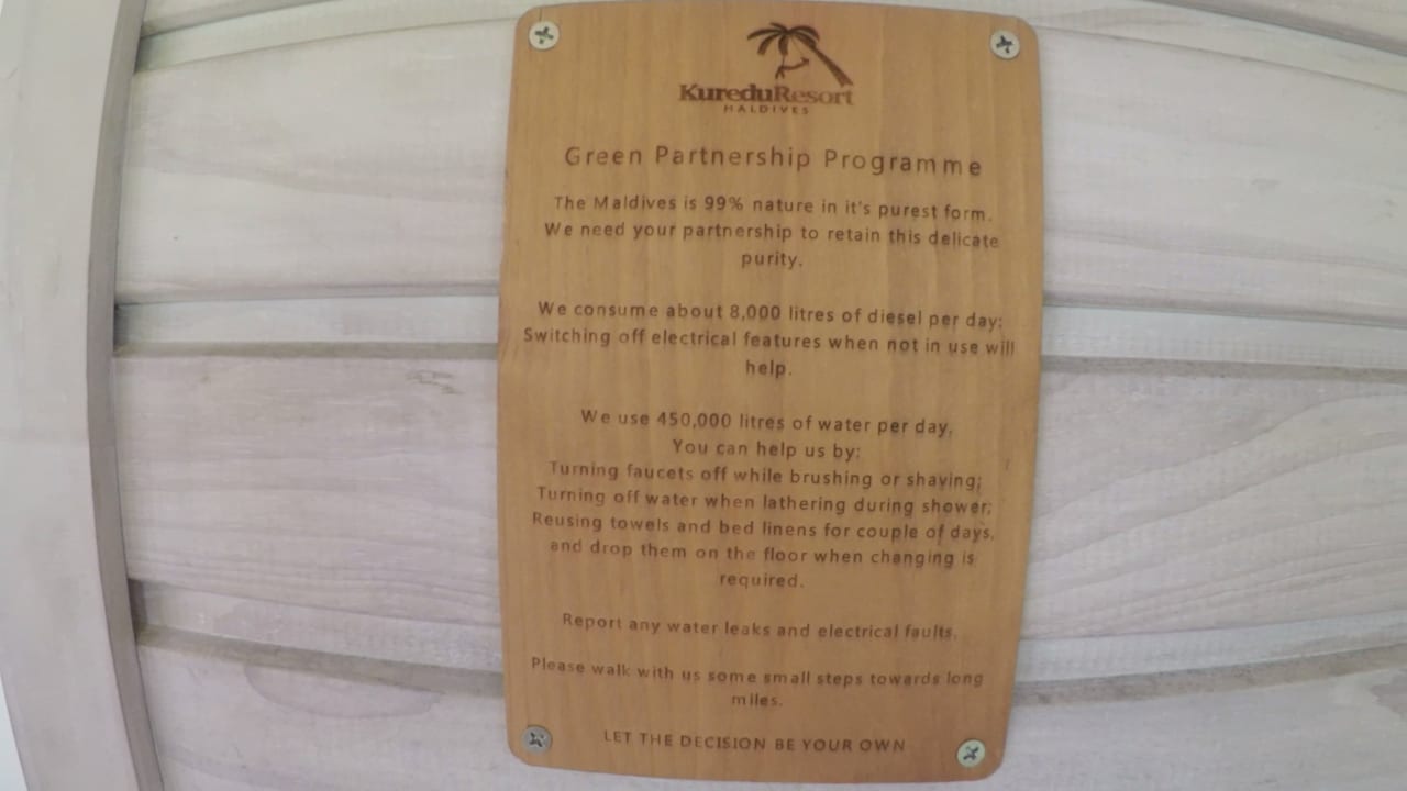 Zimmer Kuredu Island Resort & Spa