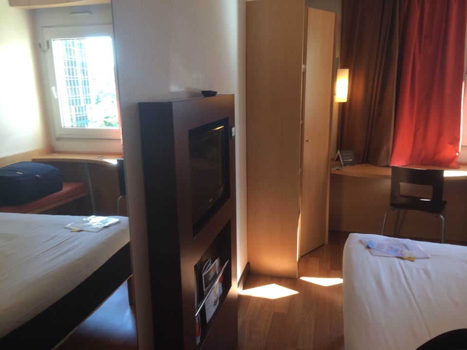 Bedroom ibis Hotel Lisboa Jose Malhoa