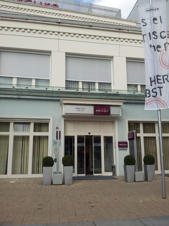 Eingang Hotel Mercure Graz City