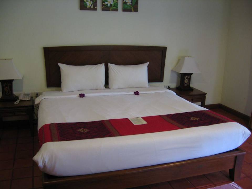 Bett im Bungalow Anandah Beach Resort