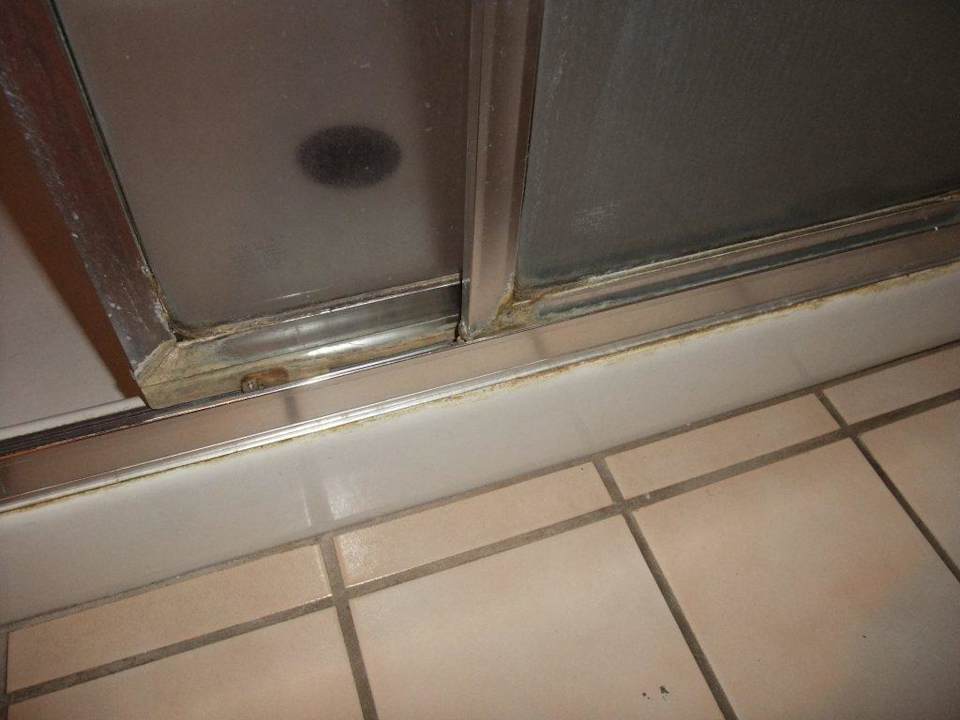 Eckelige Duschabtrennung Aston at the Maui Banyan