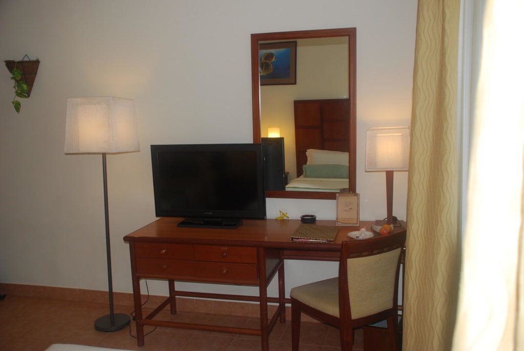 Fernseher im Zimmer Hotel Hulhule Island