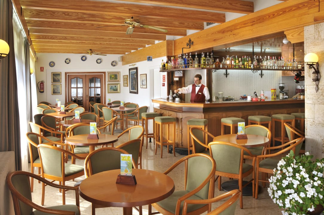 Salon bar Hotel GHT Neptuno