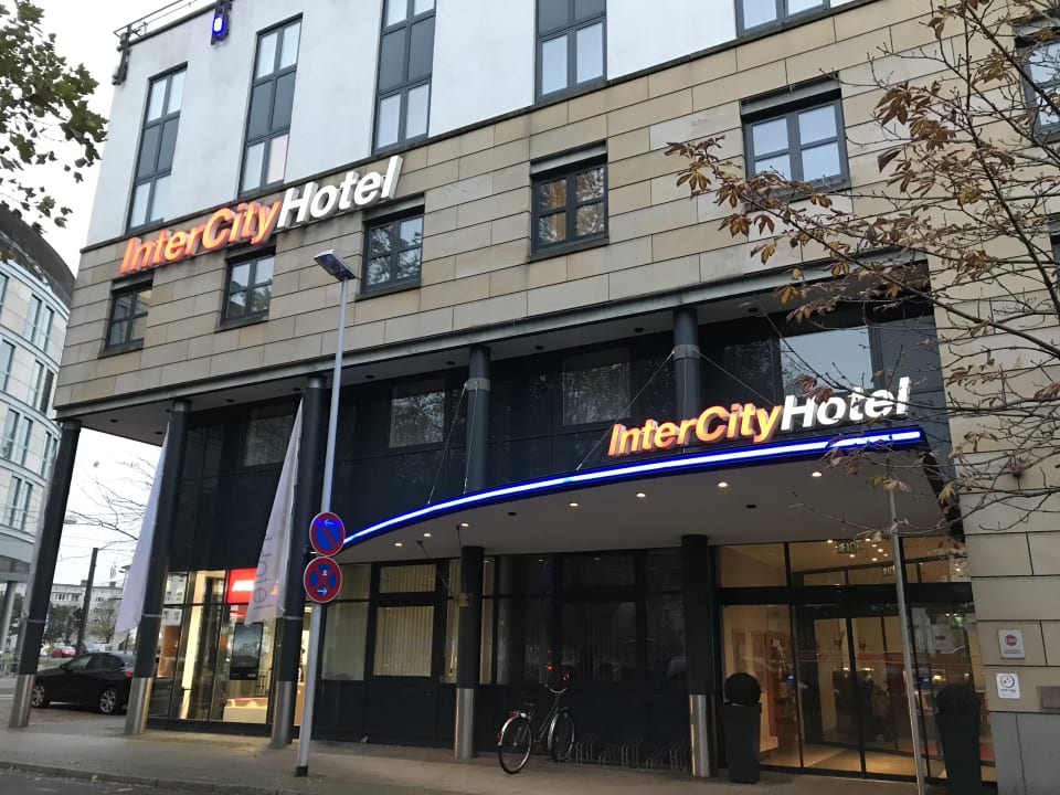 Außenansicht IntercityHotel Magdeburg