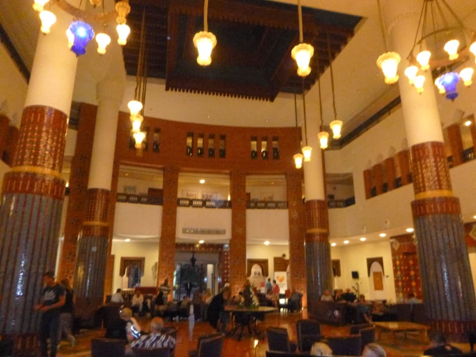 Rezepzion und Sitzgelegenheiten Iberostar Waves Founty Beach