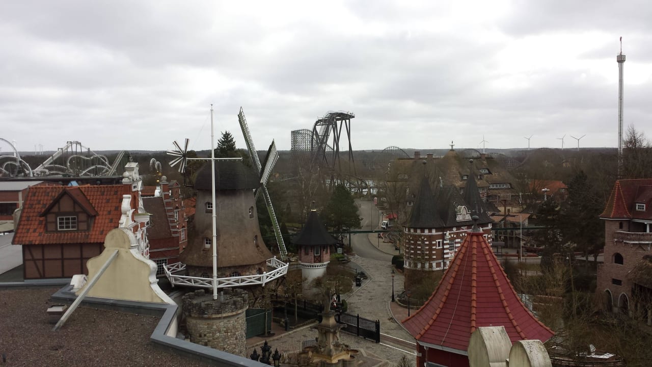 Blick auf den Freizeitpark Heide Park Abenteuerhotel