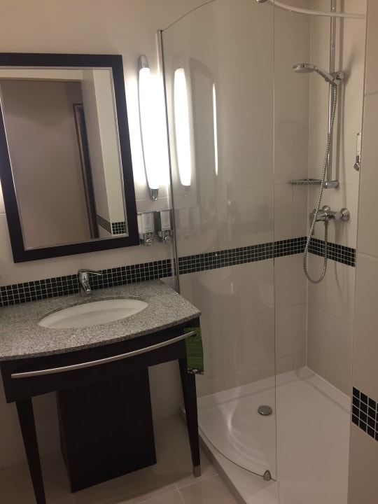 Zimmer Hampton by Hilton Berlin City West