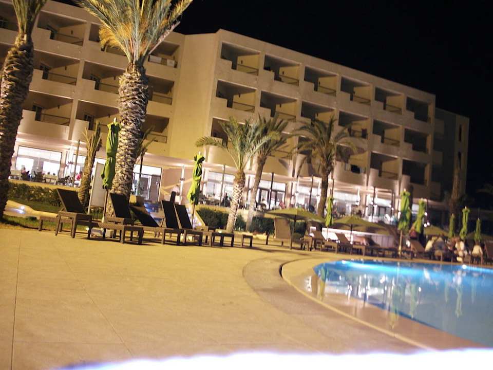 Pool bei Nacht Hotel Rosa Beach