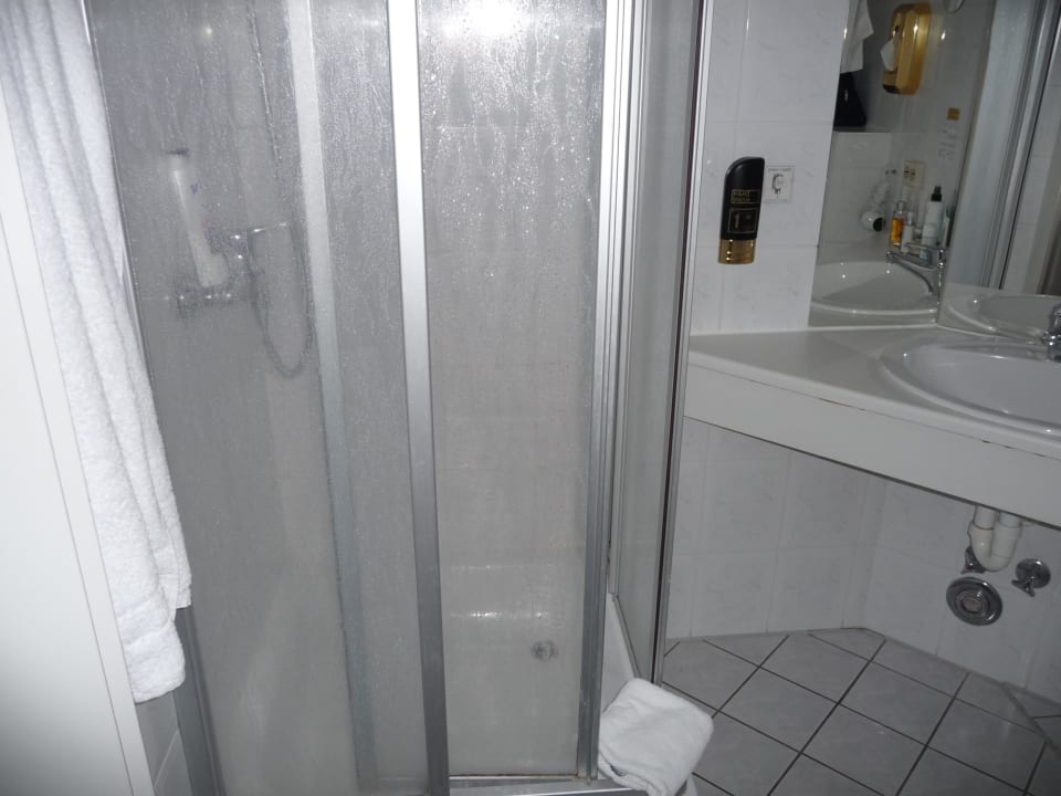 Dusche Entrée Hotel Glinde
