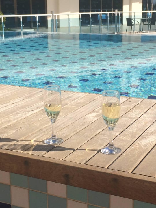 Privatpool, leider zu kalt zum Schwimmen Commodore Elite Suites & Spa - Adults only