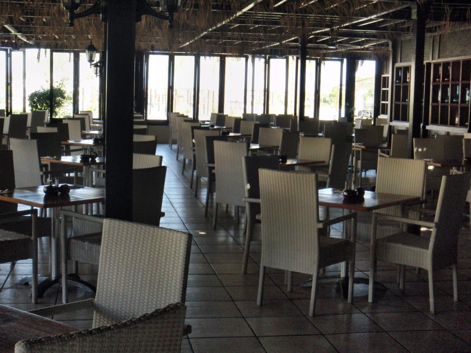 Poolsnackbar neben dem Libanesischen Restaurant JAZ Aquamarine Resort