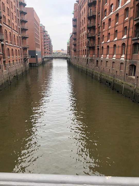 Ausblick AMERON Hamburg Hotel Speicherstadt