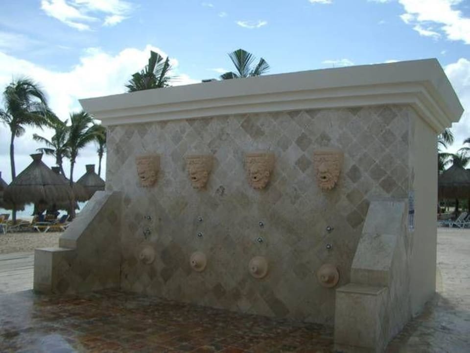 Duschen am Strand Iberostar Waves Quetzal