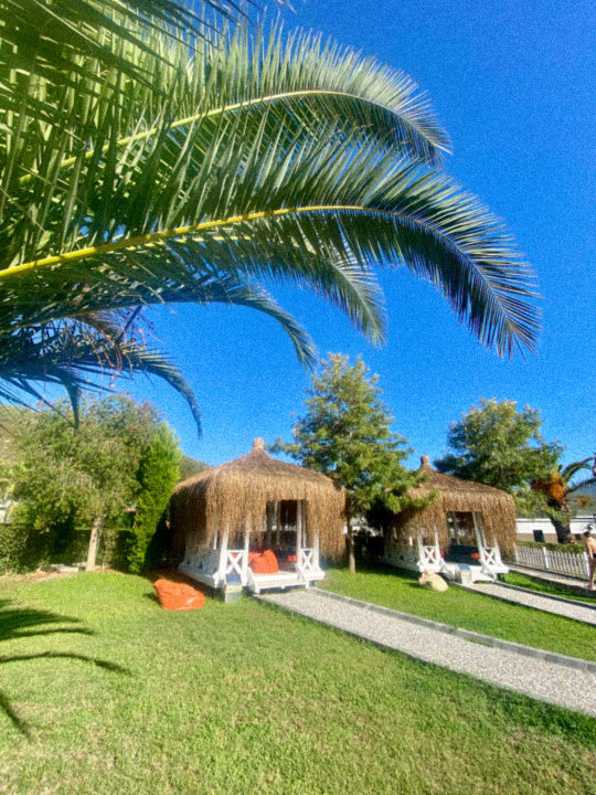 Gartenanlage Green Bay Resort & Spa