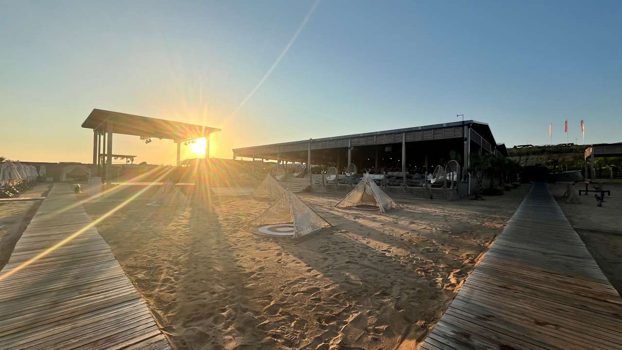 Strand Jacaranda Luxury Resort