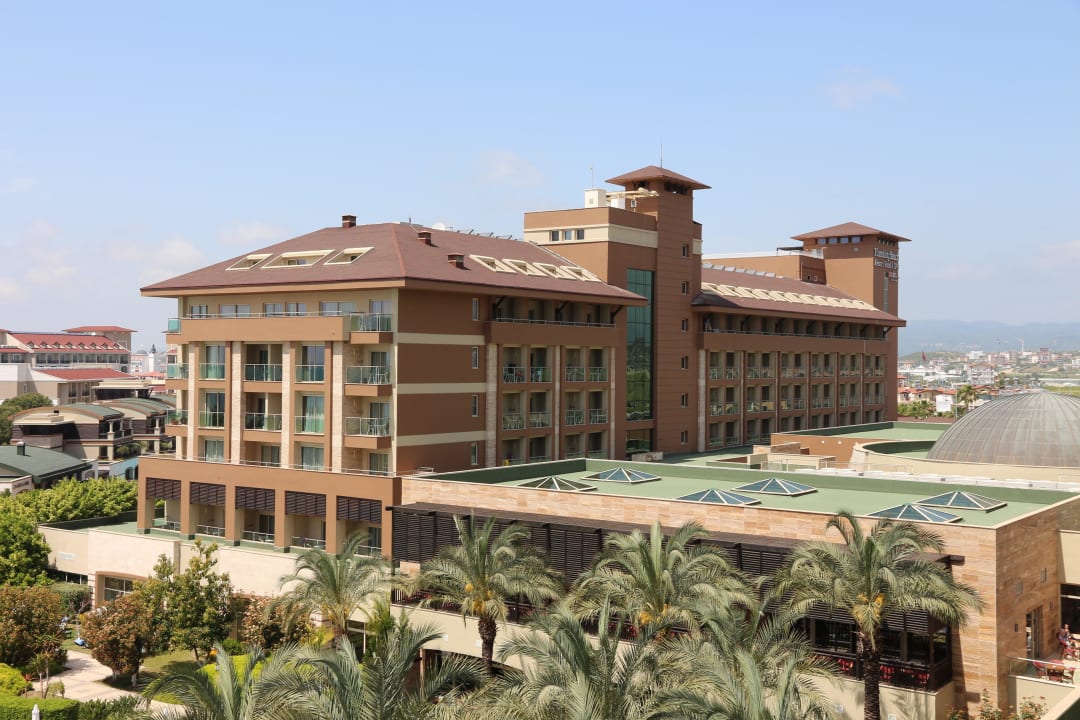 Blick auf Gebäude 2 Sunis Kumköy Beach Resort Hotel & Spa