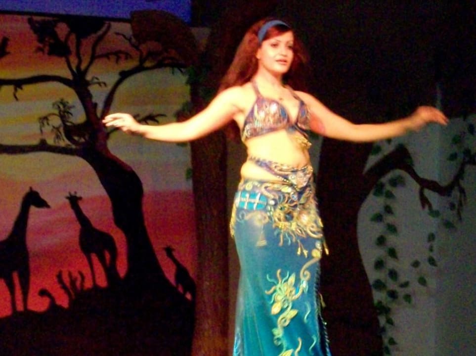 Bauchtanz bei der Folkloreshow Pickalbatros Alf Leila Wa Leila Resort - Neverland Hurghada