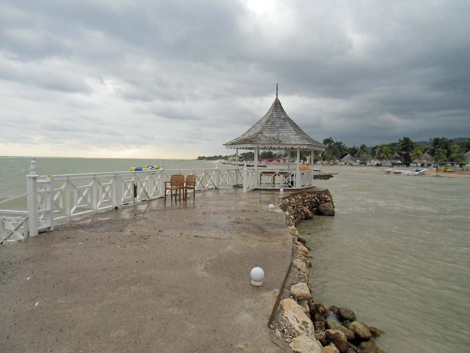 Badebucht Grand Muthu Club Caribbean Runaway Bay