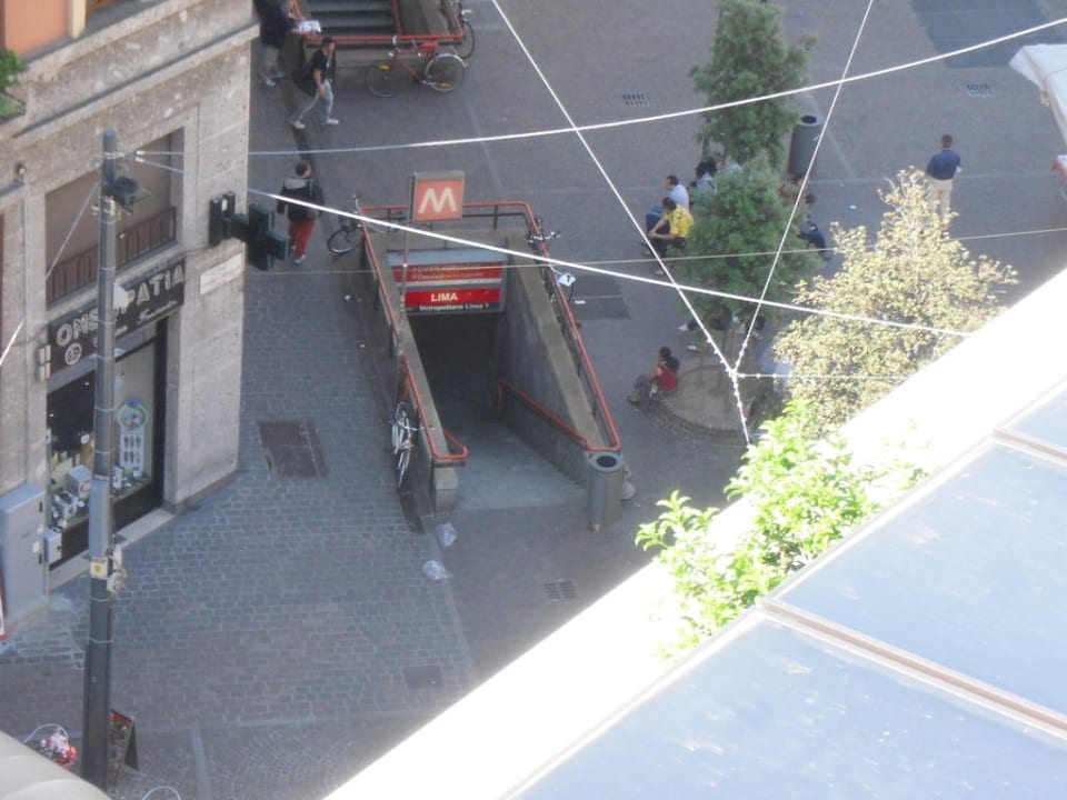 Ausblick Dachterrasse - Metrostation Hotel Galles