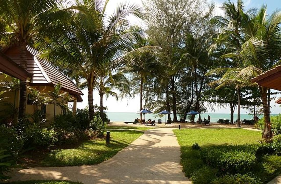 Weg zum Strand Hotel Nang Thong Beach Resort 2