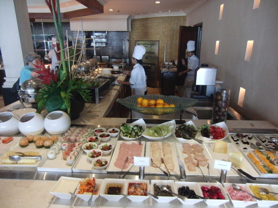 Teil vom Frühstücksbuffet The Laguna A Luxury Collection Resort & Spa