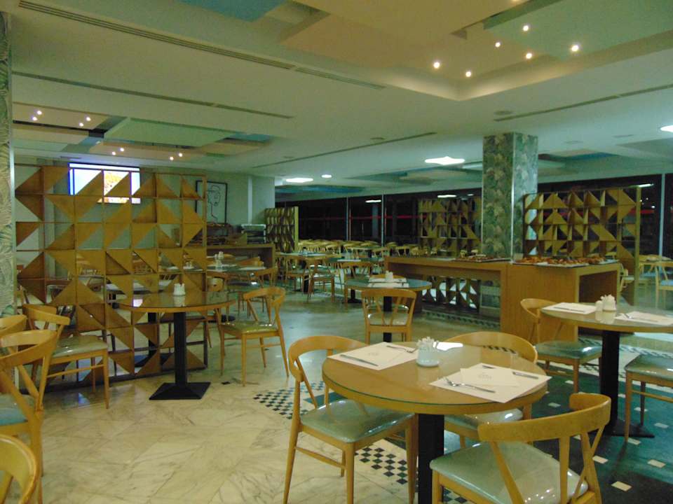 Gastro Hotel Golden Tulip El Mechtel