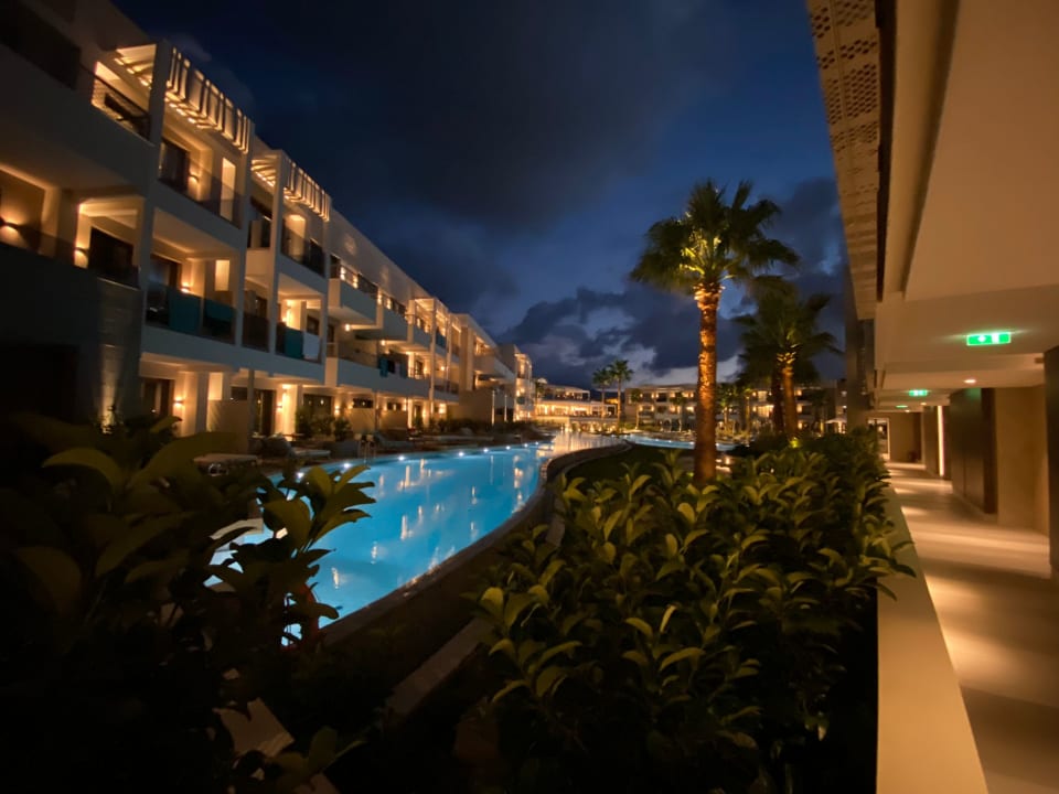 Pool AMIRA Luxury Resort  Adults Only