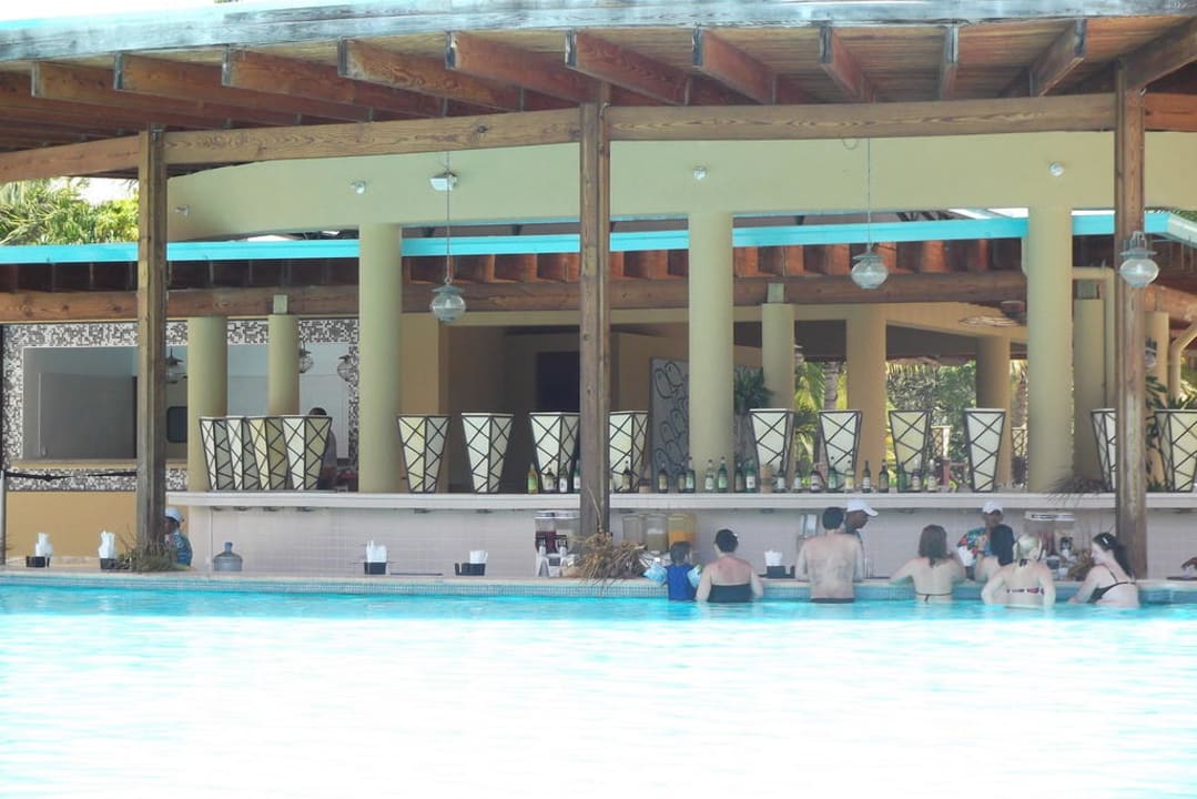 Swimm up Bar Dreams La Romana Resort & Spa