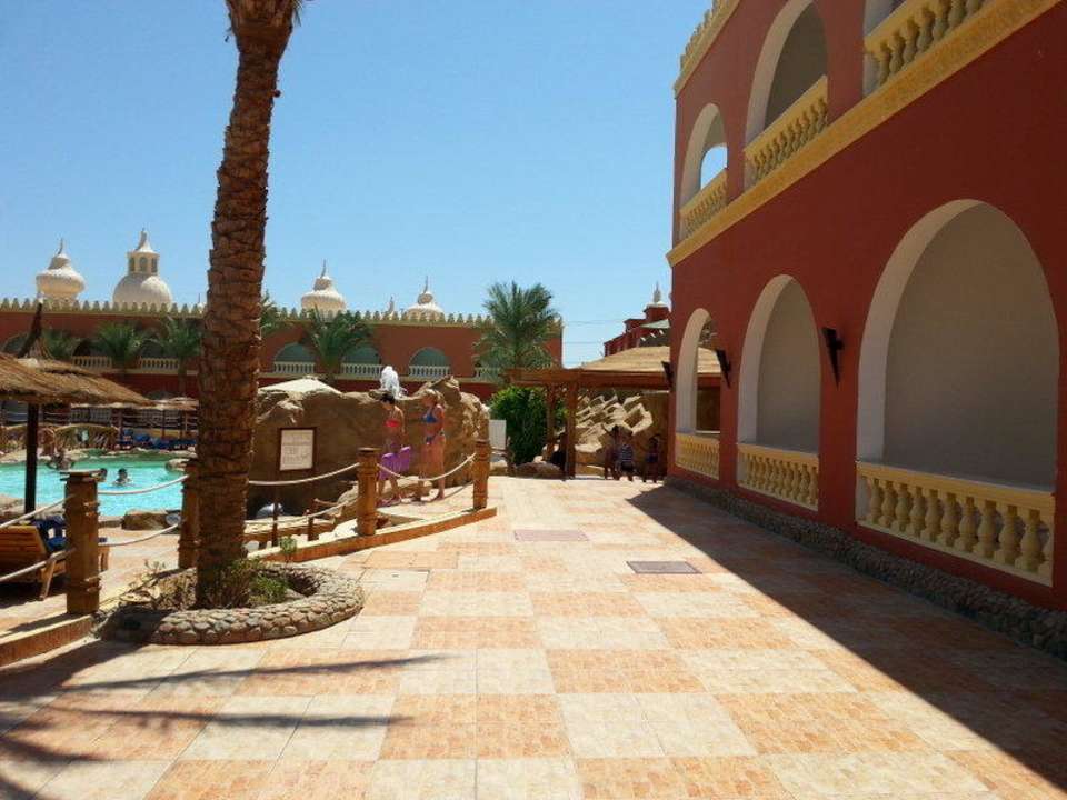Basen Pickalbatros Alf Leila Wa Leila Resort - Neverland Hurghada