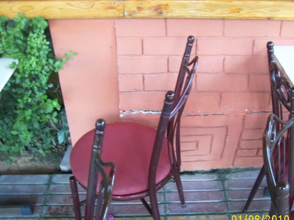 Poolbar Mauer vor dem "Auseinanderfallen" Armas Gül Beach