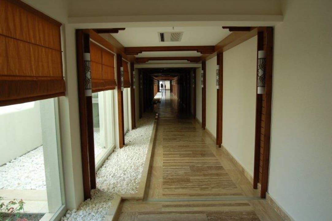 Gang Royal Atlantis Spa & Resort