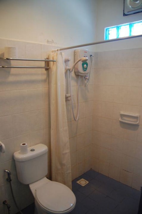 Das Bad ist unspannend, aber einigermassen sauber Perhentian Tuna Bay Island Resort