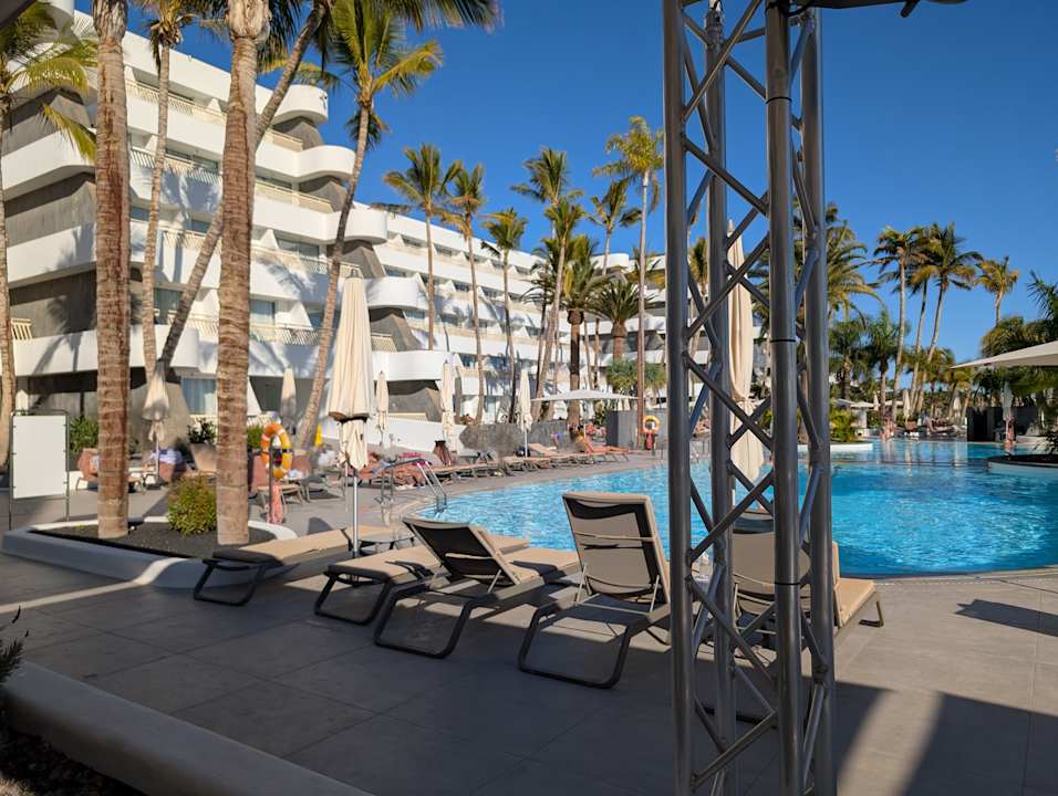 Pool Plus Fariones Suite Hotel