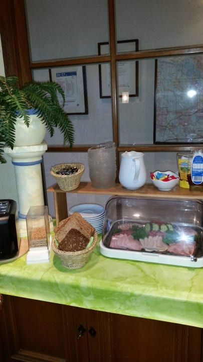 Büffet Hotel-Pension Haus Neustadt