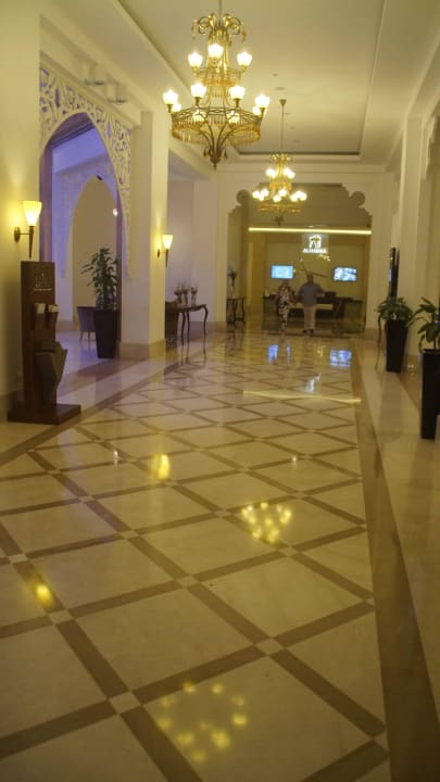 Innen im Hotel, da blitzt alles Rixos Bab Al Bahr