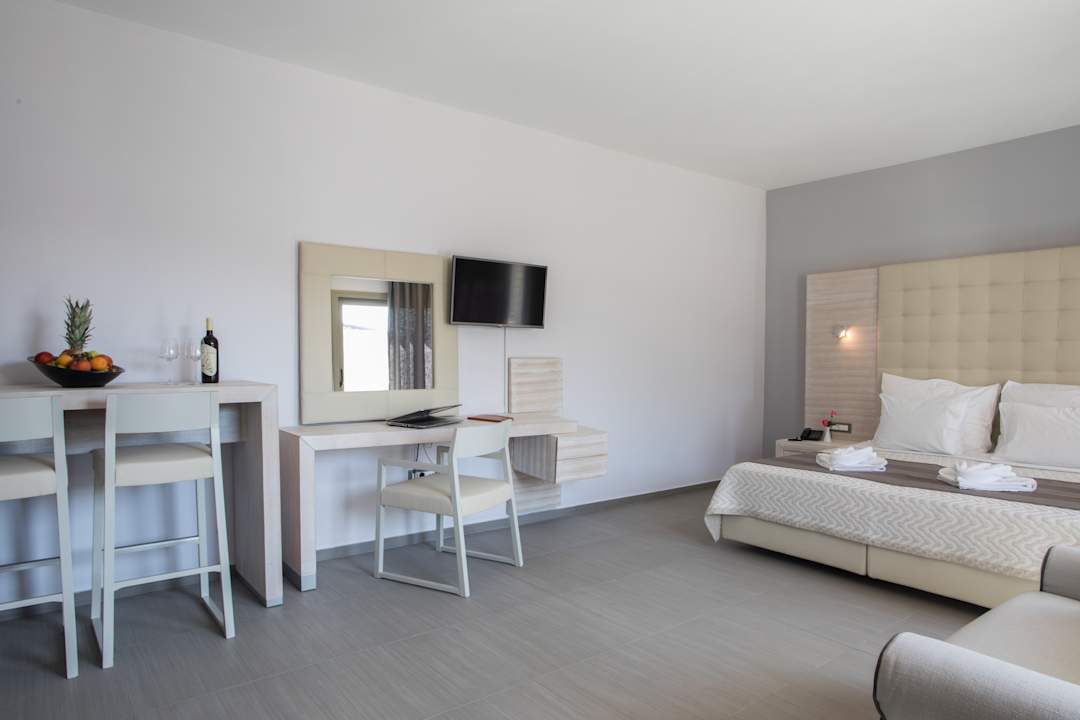 Zimmer Aqua Oliva Resort - Across Hotels & Resorts