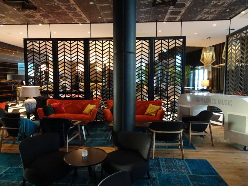Bar Living Room Clarion Hotel Helsinki Airport