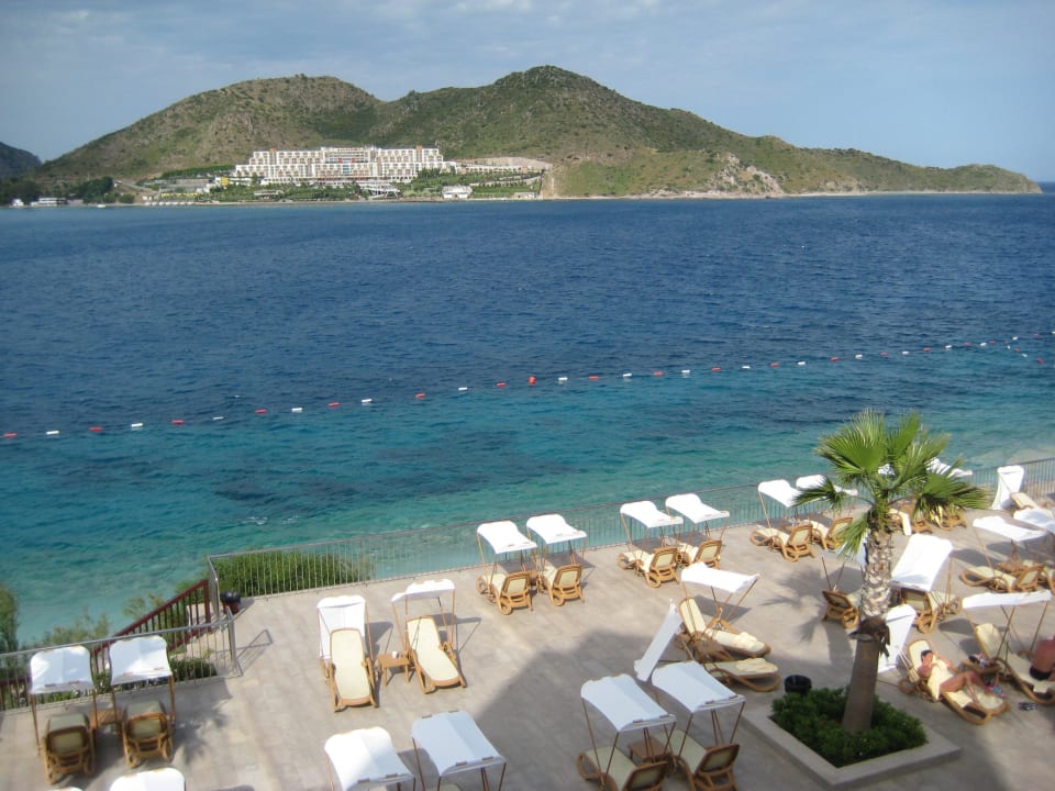 Blick auf das Nachbarhotel Xanadu Island Hotel