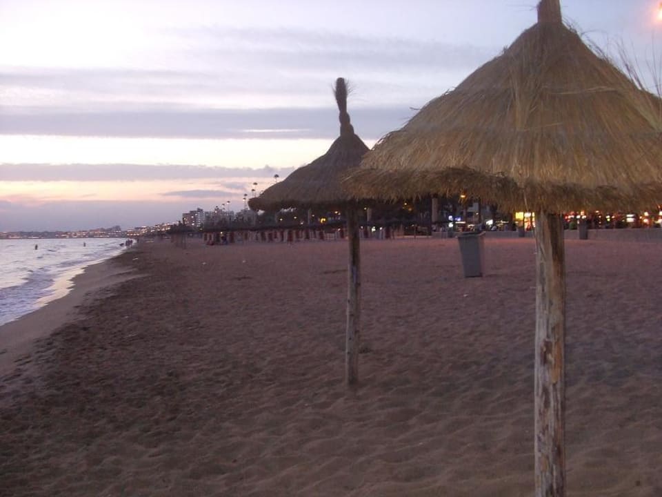Strand vom Ballermann ( abends ) Apartamentos Jade