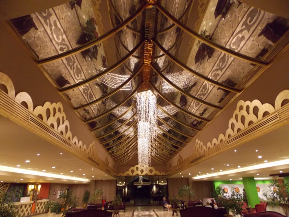 Прозрачный потолок Siam Elegance Hotels & Spa