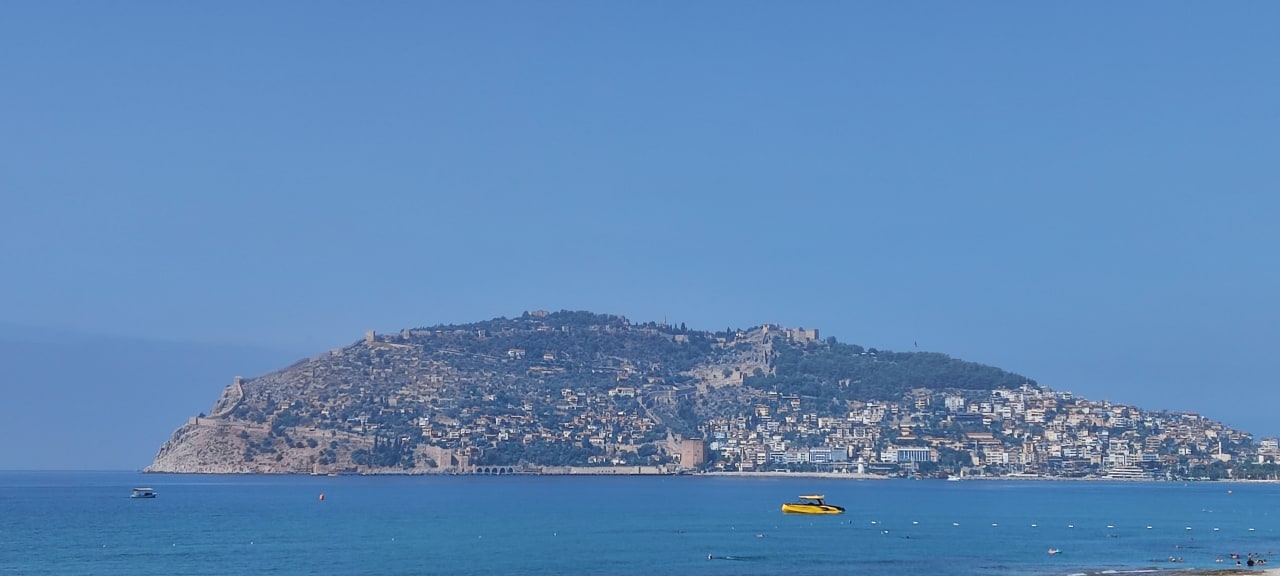 Strand Grand Alisa Hotel
