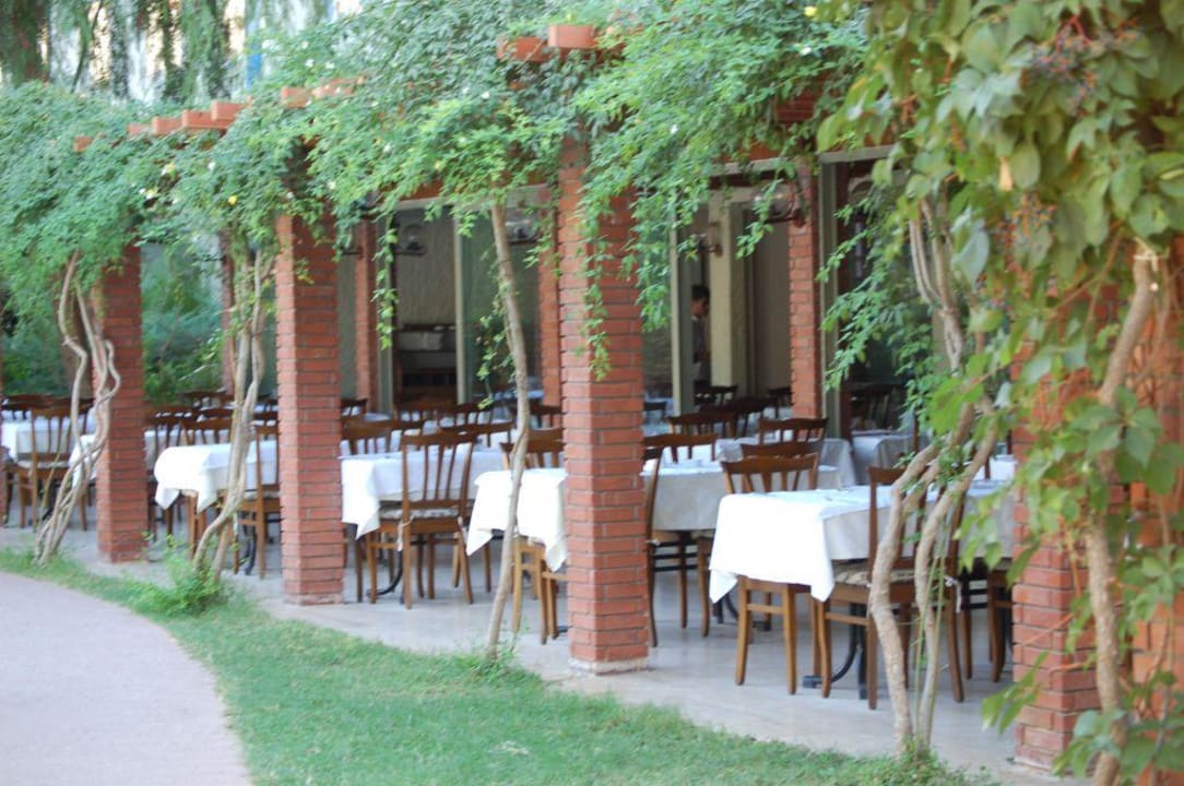 äusserer Teil der Restaurants İncekum West Hotel